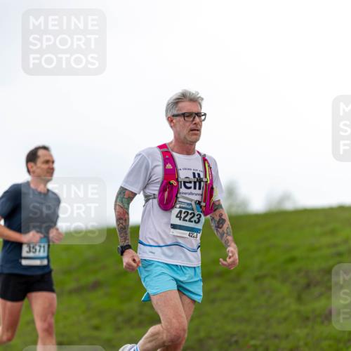 07.04.2024 - 43. Internationalen Wilhelmsburger Insellauf Michael Strokosch http://msf.ph/oto/6041671 07.04.2024 10:36:36 Laufen 3571, 5, 4223, 4223 meine-sportfotos.de