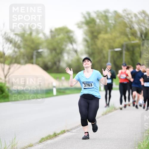 07.04.2024 - 43. Internationalen Wilhelmsburger Insellauf Dr. Thomas Lammeyer http://msf.ph/oto/6041672 07.04.2024 10:38:51 Laufen 3763 meine-sportfotos.de