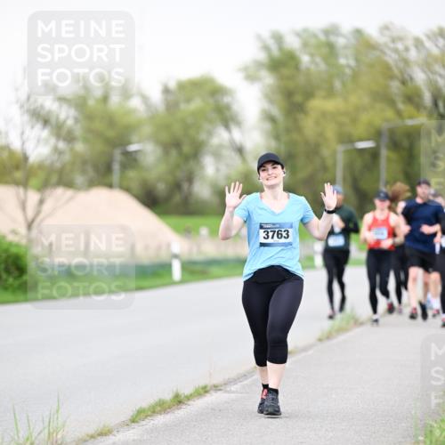 07.04.2024 - 43. Internationalen Wilhelmsburger Insellauf Dr. Thomas Lammeyer http://msf.ph/oto/6041675 07.04.2024 10:38:51 Laufen 3763 meine-sportfotos.de