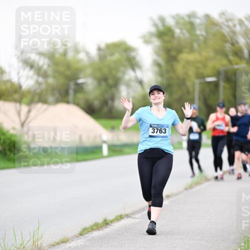07.04.2024 - 43. Internationalen Wilhelmsburger Insellauf Dr. Thomas Lammeyer http://msf.ph/oto/6041676 07.04.2024 10:38:52 Laufen 3763 meine-sportfotos.de