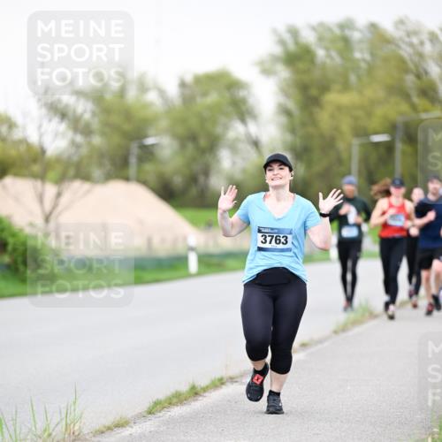 07.04.2024 - 43. Internationalen Wilhelmsburger Insellauf Dr. Thomas Lammeyer http://msf.ph/oto/6041678 07.04.2024 10:38:52 Laufen 3763 meine-sportfotos.de