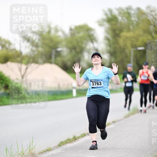 07.04.2024 - 43. Internationalen Wilhelmsburger Insellauf Dr. Thomas Lammeyer http://msf.ph/oto/6041683 07.04.2024 10:38:52 Laufen 3763 meine-sportfotos.de