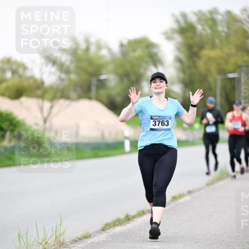 07.04.2024 - 43. Internationalen Wilhelmsburger Insellauf Dr. Thomas Lammeyer http://msf.ph/oto/6041687 07.04.2024 10:38:52 Laufen 3763 meine-sportfotos.de