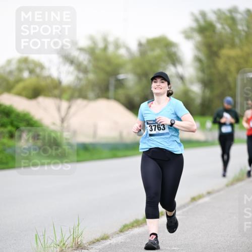 07.04.2024 - 43. Internationalen Wilhelmsburger Insellauf Dr. Thomas Lammeyer http://msf.ph/oto/6041693 07.04.2024 10:38:53 Laufen 3763 meine-sportfotos.de