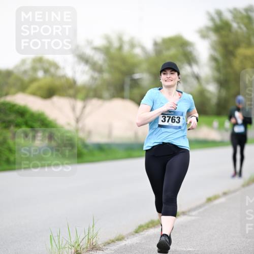 07.04.2024 - 43. Internationalen Wilhelmsburger Insellauf Dr. Thomas Lammeyer http://msf.ph/oto/6041698 07.04.2024 10:38:53 Laufen 3763 meine-sportfotos.de