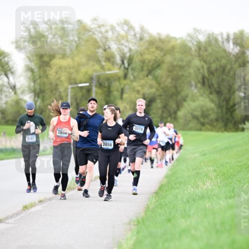 07.04.2024 - 43. Internationalen Wilhelmsburger Insellauf Dr. Thomas Lammeyer http://msf.ph/oto/6041706 07.04.2024 10:38:55 Laufen 2850, 3067, 2858, 3078 meine-sportfotos.de