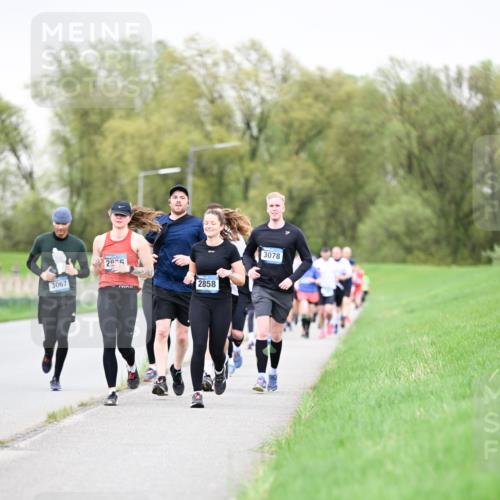 07.04.2024 - 43. Internationalen Wilhelmsburger Insellauf Dr. Thomas Lammeyer http://msf.ph/oto/6041709 07.04.2024 10:38:55 Laufen 10 meine-sportfotos.de