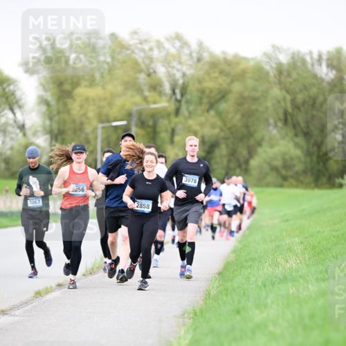 07.04.2024 - 43. Internationalen Wilhelmsburger Insellauf Dr. Thomas Lammeyer http://msf.ph/oto/6041715 07.04.2024 10:38:56 Laufen 3067, 2356, 2858, 3078 meine-sportfotos.de