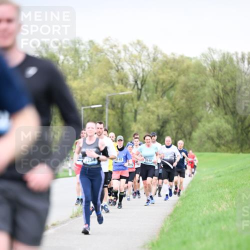 07.04.2024 - 43. Internationalen Wilhelmsburger Insellauf Dr. Thomas Lammeyer http://msf.ph/oto/6041768 07.04.2024 10:39:04 Laufen 246, 4234, 3145, 29, 3140, 287 meine-sportfotos.de