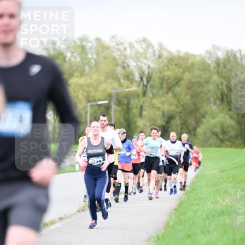 07.04.2024 - 43. Internationalen Wilhelmsburger Insellauf Dr. Thomas Lammeyer http://msf.ph/oto/6041770 07.04.2024 10:39:04 Laufen 4234, 545, 3140 meine-sportfotos.de