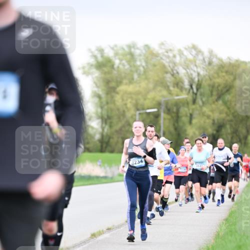 07.04.2024 - 43. Internationalen Wilhelmsburger Insellauf Dr. Thomas Lammeyer http://msf.ph/oto/6041773 07.04.2024 10:39:05 Laufen 4234, 3229, 3142 meine-sportfotos.de