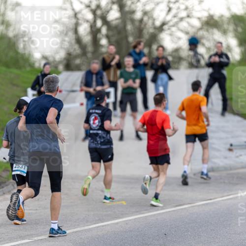 07.04.2024 - 43. Internationalen Wilhelmsburger Insellauf Michael Strokosch http://msf.ph/oto/6041785 07.04.2024 10:38:28 Laufen 2531, 2531 meine-sportfotos.de