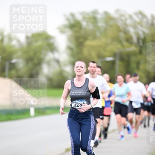 07.04.2024 - 43. Internationalen Wilhelmsburger Insellauf Dr. Thomas Lammeyer http://msf.ph/oto/6041786 07.04.2024 10:39:07 Laufen 423 meine-sportfotos.de