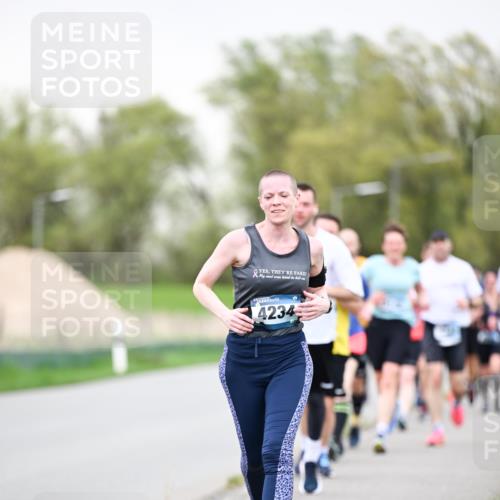 07.04.2024 - 43. Internationalen Wilhelmsburger Insellauf Dr. Thomas Lammeyer http://msf.ph/oto/6041790 07.04.2024 10:39:07 Laufen 4234 meine-sportfotos.de