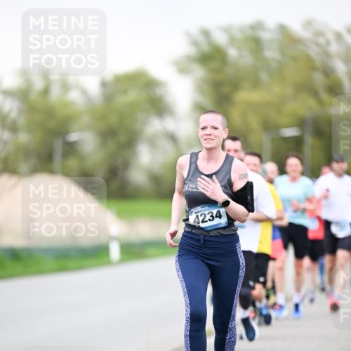07.04.2024 - 43. Internationalen Wilhelmsburger Insellauf Dr. Thomas Lammeyer http://msf.ph/oto/6041794 07.04.2024 10:39:07 Laufen 4234 meine-sportfotos.de