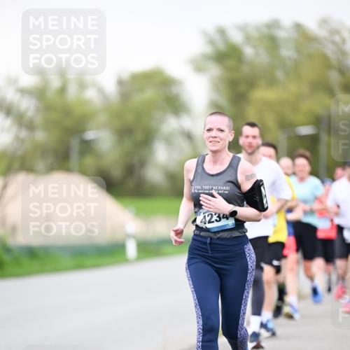 07.04.2024 - 43. Internationalen Wilhelmsburger Insellauf Dr. Thomas Lammeyer http://msf.ph/oto/6041797 07.04.2024 10:39:08 Laufen 4234 meine-sportfotos.de