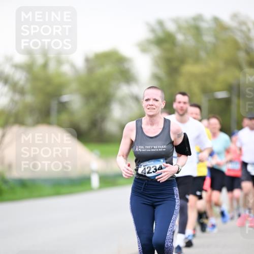 07.04.2024 - 43. Internationalen Wilhelmsburger Insellauf Dr. Thomas Lammeyer http://msf.ph/oto/6041799 07.04.2024 10:39:08 Laufen 0, 4234 meine-sportfotos.de