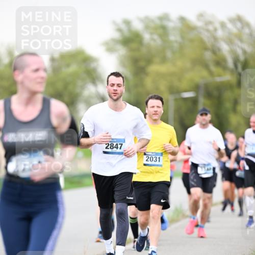 07.04.2024 - 43. Internationalen Wilhelmsburger Insellauf Dr. Thomas Lammeyer http://msf.ph/oto/6041806 07.04.2024 10:39:09 Laufen 2847, 2031 meine-sportfotos.de