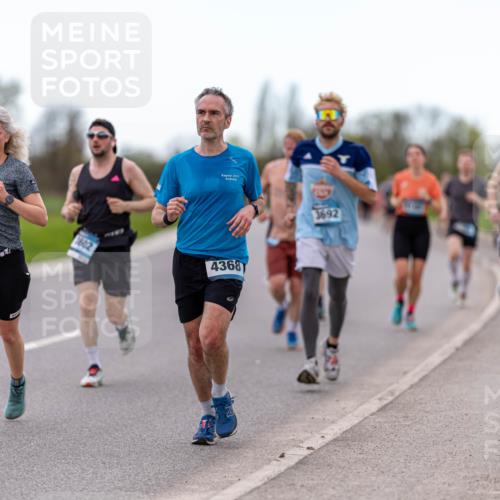 07.04.2024 - 43. Internationalen Wilhelmsburger Insellauf Michael Strokosch http://msf.ph/oto/6041857 07.04.2024 10:38:58 Laufen 1602, 4368, 3692 meine-sportfotos.de
