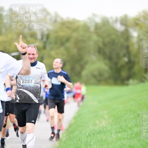 07.04.2024 - 43. Internationalen Wilhelmsburger Insellauf Dr. Thomas Lammeyer http://msf.ph/oto/6041860 07.04.2024 10:39:15 Laufen 2287 meine-sportfotos.de