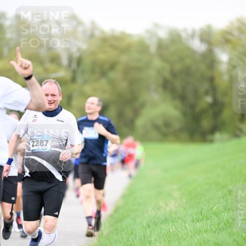 07.04.2024 - 43. Internationalen Wilhelmsburger Insellauf Dr. Thomas Lammeyer http://msf.ph/oto/6041862 07.04.2024 10:39:15 Laufen 2287 meine-sportfotos.de