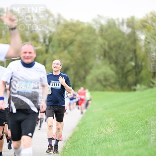 07.04.2024 - 43. Internationalen Wilhelmsburger Insellauf Dr. Thomas Lammeyer http://msf.ph/oto/6041868 07.04.2024 10:39:15 Laufen 3111, 2287 meine-sportfotos.de