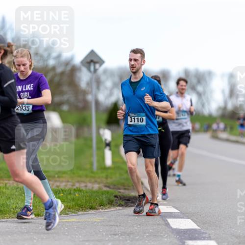 07.04.2024 - 43. Internationalen Wilhelmsburger Insellauf Michael Strokosch http://msf.ph/oto/6041885 07.04.2024 10:52:04 Laufen 571, 2935, 3110 meine-sportfotos.de