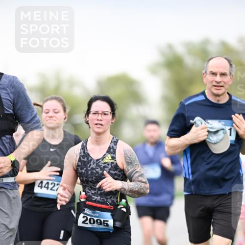 07.04.2024 - 43. Internationalen Wilhelmsburger Insellauf Dr. Thomas Lammeyer http://msf.ph/oto/6041909 07.04.2024 10:39:20 Laufen 30, 4427, 2095, 1 meine-sportfotos.de