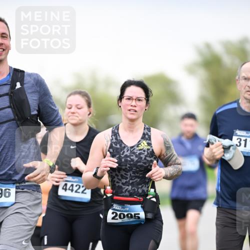 07.04.2024 - 43. Internationalen Wilhelmsburger Insellauf Dr. Thomas Lammeyer http://msf.ph/oto/6041911 07.04.2024 10:39:20 Laufen 311, 96, 4422, 2095 meine-sportfotos.de
