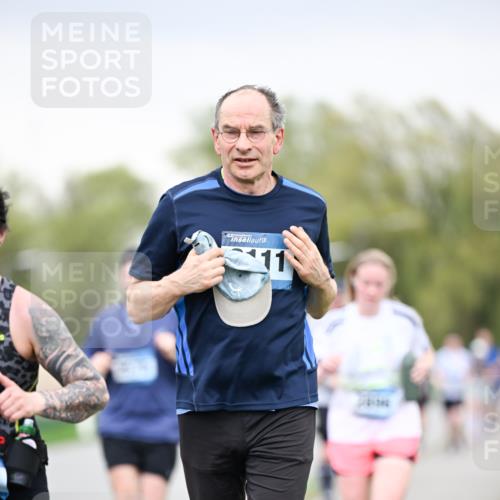 07.04.2024 - 43. Internationalen Wilhelmsburger Insellauf Dr. Thomas Lammeyer http://msf.ph/oto/6041916 07.04.2024 10:39:21 Laufen 11 meine-sportfotos.de