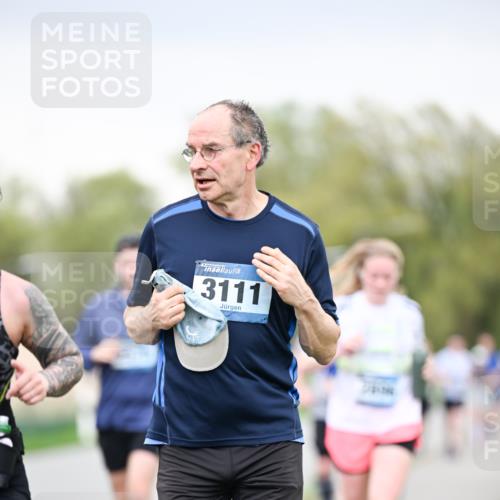 07.04.2024 - 43. Internationalen Wilhelmsburger Insellauf Dr. Thomas Lammeyer http://msf.ph/oto/6041917 07.04.2024 10:39:21 Laufen 3111 meine-sportfotos.de