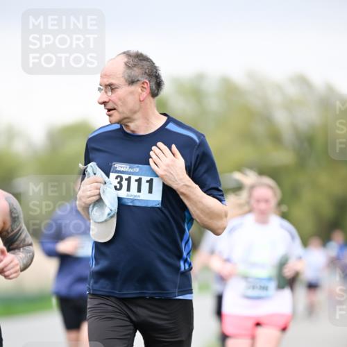 07.04.2024 - 43. Internationalen Wilhelmsburger Insellauf Dr. Thomas Lammeyer http://msf.ph/oto/6041919 07.04.2024 10:39:21 Laufen 3111 meine-sportfotos.de