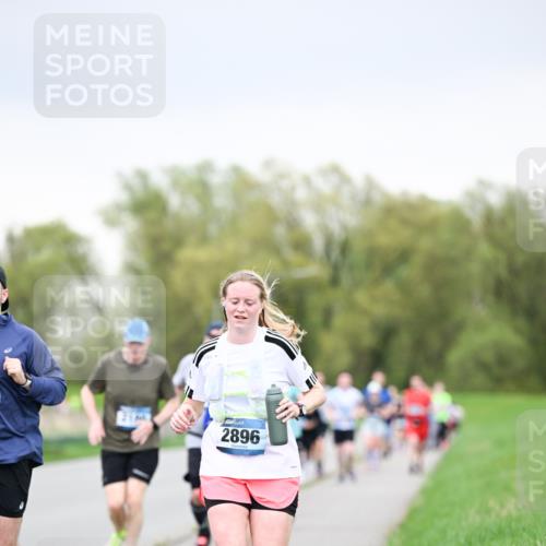 07.04.2024 - 43. Internationalen Wilhelmsburger Insellauf Dr. Thomas Lammeyer http://msf.ph/oto/6041925 07.04.2024 10:39:22 Laufen 2896 meine-sportfotos.de