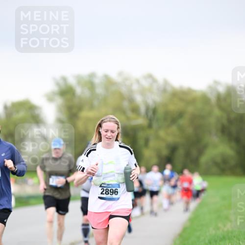 07.04.2024 - 43. Internationalen Wilhelmsburger Insellauf Dr. Thomas Lammeyer http://msf.ph/oto/6041927 07.04.2024 10:39:22 Laufen 2896 meine-sportfotos.de