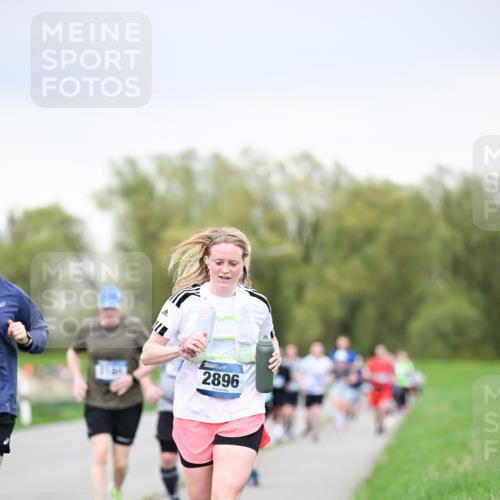 07.04.2024 - 43. Internationalen Wilhelmsburger Insellauf Dr. Thomas Lammeyer http://msf.ph/oto/6041929 07.04.2024 10:39:22 Laufen 2896 meine-sportfotos.de