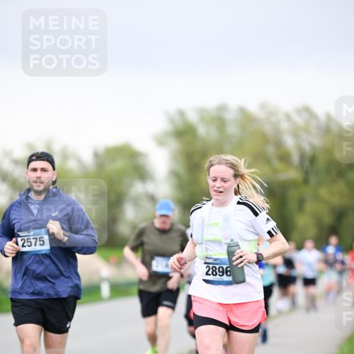 07.04.2024 - 43. Internationalen Wilhelmsburger Insellauf Dr. Thomas Lammeyer http://msf.ph/oto/6041935 07.04.2024 10:39:23 Laufen 2575, 2896 meine-sportfotos.de