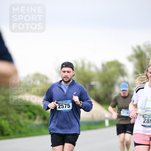 07.04.2024 - 43. Internationalen Wilhelmsburger Insellauf Dr. Thomas Lammeyer http://msf.ph/oto/6041937 07.04.2024 10:39:23 Laufen 2575, 289 meine-sportfotos.de