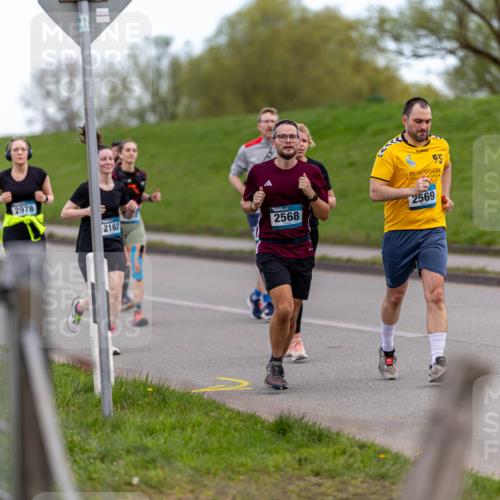 07.04.2024 - 43. Internationalen Wilhelmsburger Insellauf Michael Strokosch http://msf.ph/oto/6041939 07.04.2024 10:52:50 Laufen 4219, 2978, 2162, 2568, 2569 meine-sportfotos.de