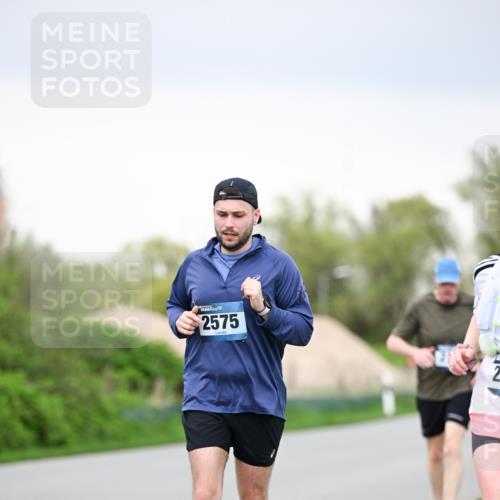 07.04.2024 - 43. Internationalen Wilhelmsburger Insellauf Dr. Thomas Lammeyer http://msf.ph/oto/6041940 07.04.2024 10:39:23 Laufen 2575, 2 meine-sportfotos.de