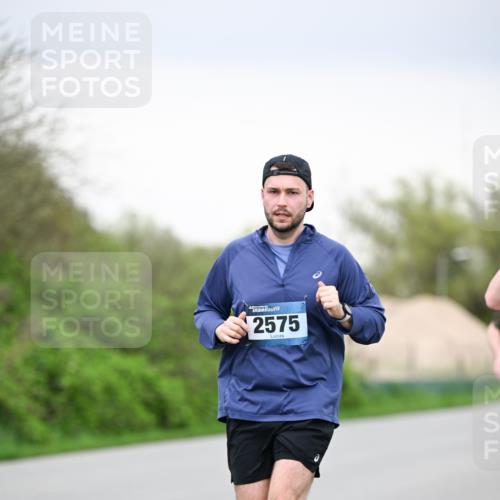 07.04.2024 - 43. Internationalen Wilhelmsburger Insellauf Dr. Thomas Lammeyer http://msf.ph/oto/6041947 07.04.2024 10:39:24 Laufen 2575 meine-sportfotos.de