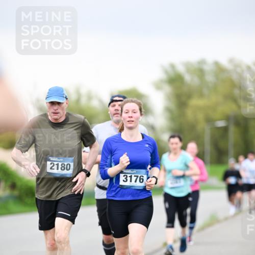 07.04.2024 - 43. Internationalen Wilhelmsburger Insellauf Dr. Thomas Lammeyer http://msf.ph/oto/6041953 07.04.2024 10:39:26 Laufen 2180, 3176 meine-sportfotos.de