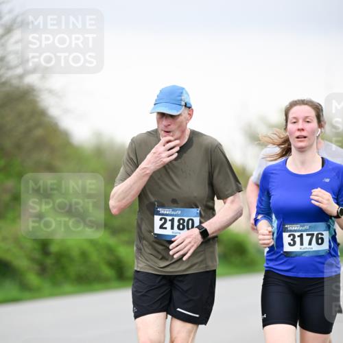 07.04.2024 - 43. Internationalen Wilhelmsburger Insellauf Dr. Thomas Lammeyer http://msf.ph/oto/6041966 07.04.2024 10:39:27 Laufen 2180, 43, 3176, 1 meine-sportfotos.de