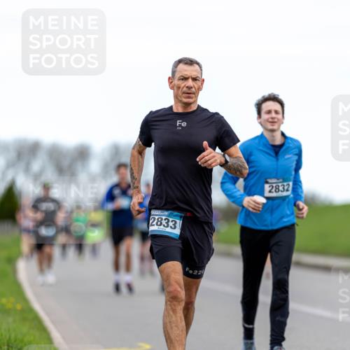 07.04.2024 - 43. Internationalen Wilhelmsburger Insellauf Michael Strokosch http://msf.ph/oto/6041967 07.04.2024 10:53:16 Laufen 2833, 2832, 226 meine-sportfotos.de