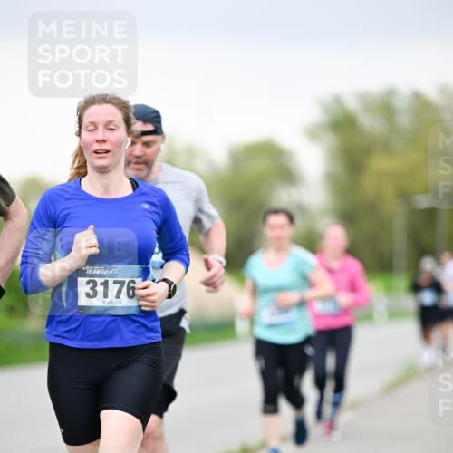 07.04.2024 - 43. Internationalen Wilhelmsburger Insellauf Dr. Thomas Lammeyer http://msf.ph/oto/6041968 07.04.2024 10:39:28 Laufen 3176 meine-sportfotos.de