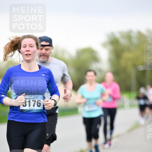 07.04.2024 - 43. Internationalen Wilhelmsburger Insellauf Dr. Thomas Lammeyer http://msf.ph/oto/6041970 07.04.2024 10:39:28 Laufen 3176 meine-sportfotos.de