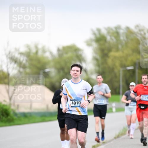 07.04.2024 - 43. Internationalen Wilhelmsburger Insellauf Dr. Thomas Lammeyer http://msf.ph/oto/6042001 07.04.2024 10:39:36 Laufen 4010, 2579 meine-sportfotos.de