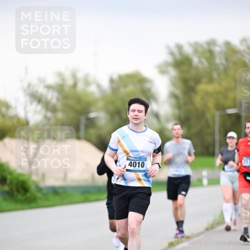 07.04.2024 - 43. Internationalen Wilhelmsburger Insellauf Dr. Thomas Lammeyer http://msf.ph/oto/6042006 07.04.2024 10:39:37 Laufen 4010 meine-sportfotos.de