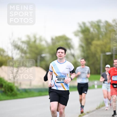 07.04.2024 - 43. Internationalen Wilhelmsburger Insellauf Dr. Thomas Lammeyer http://msf.ph/oto/6042008 07.04.2024 10:39:37 Laufen 4010 meine-sportfotos.de