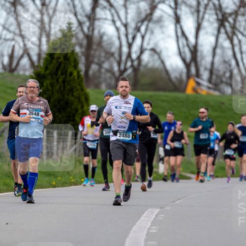 07.04.2024 - 43. Internationalen Wilhelmsburger Insellauf Michael Strokosch http://msf.ph/oto/6042009 07.04.2024 10:55:43 Laufen 57, 3548, 306, 60, 2488 meine-sportfotos.de