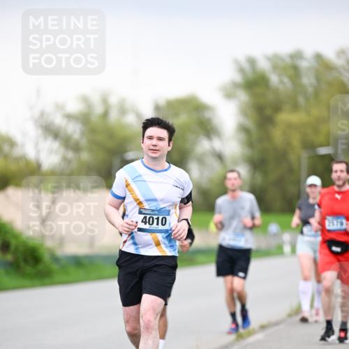 07.04.2024 - 43. Internationalen Wilhelmsburger Insellauf Dr. Thomas Lammeyer http://msf.ph/oto/6042015 07.04.2024 10:39:37 Laufen 4010, 1979 meine-sportfotos.de